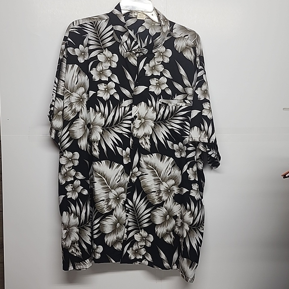 Creations black white sz XXL short sleeve button-down side slits Hawaiian shirt